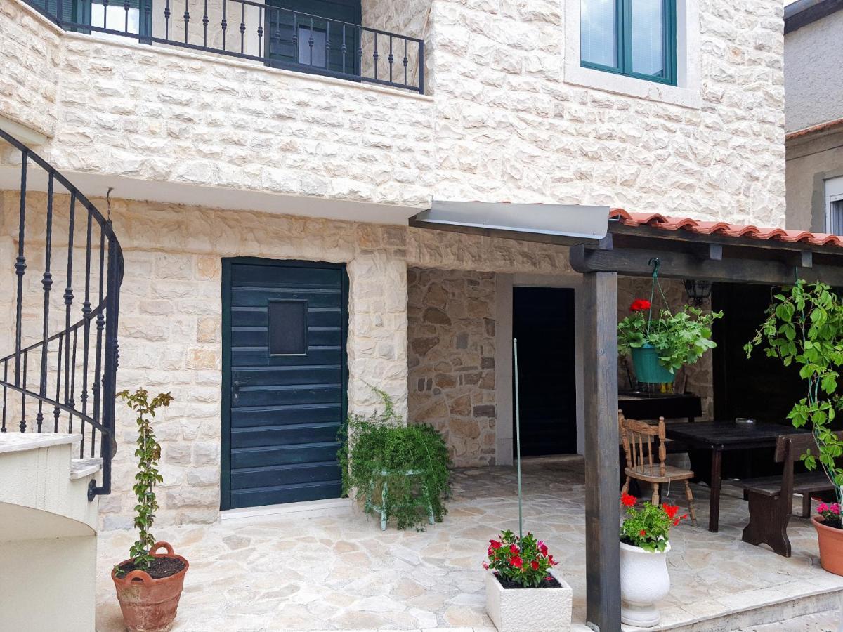 Holiday Home Jakov Бибине Екстериор снимка