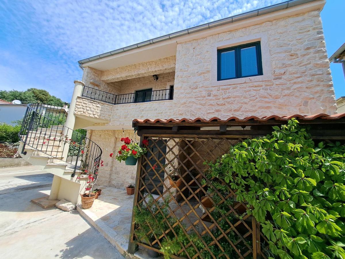 Holiday Home Jakov Бибине Екстериор снимка