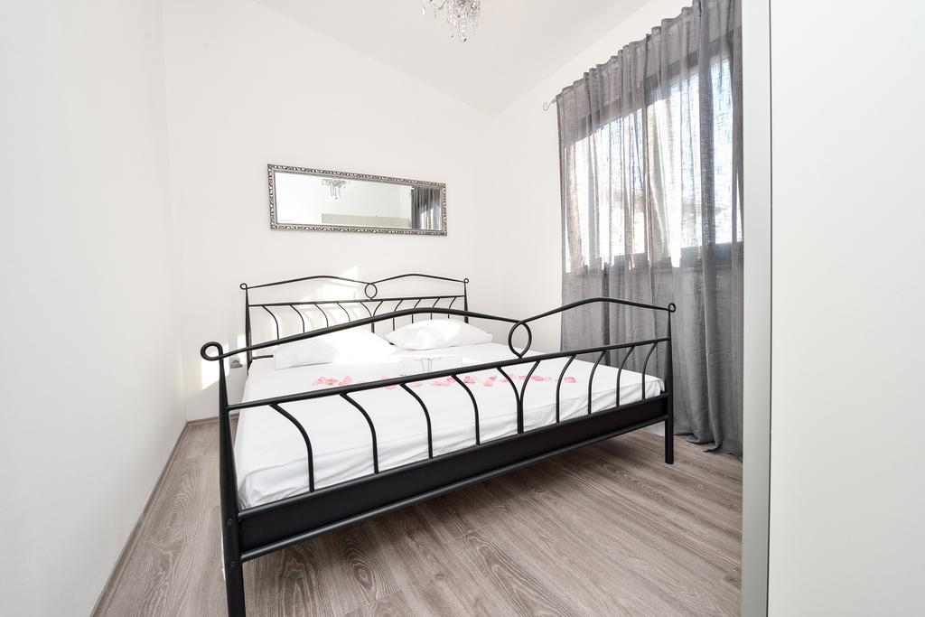 Holiday Home Jakov Бибине Екстериор снимка