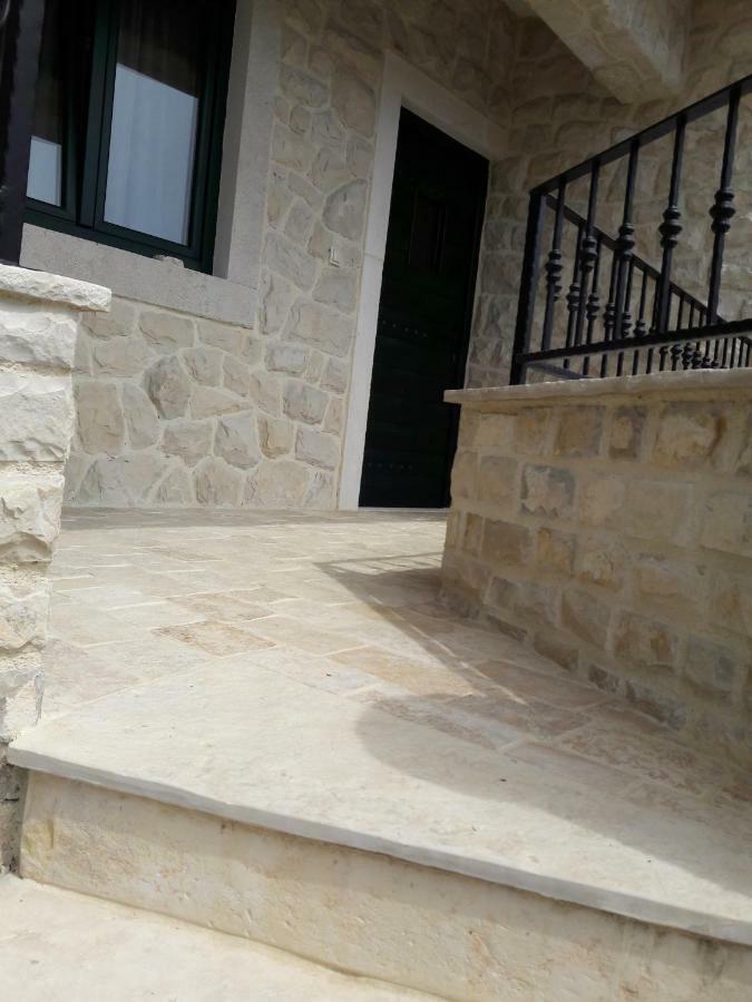 Holiday Home Jakov Бибине Екстериор снимка