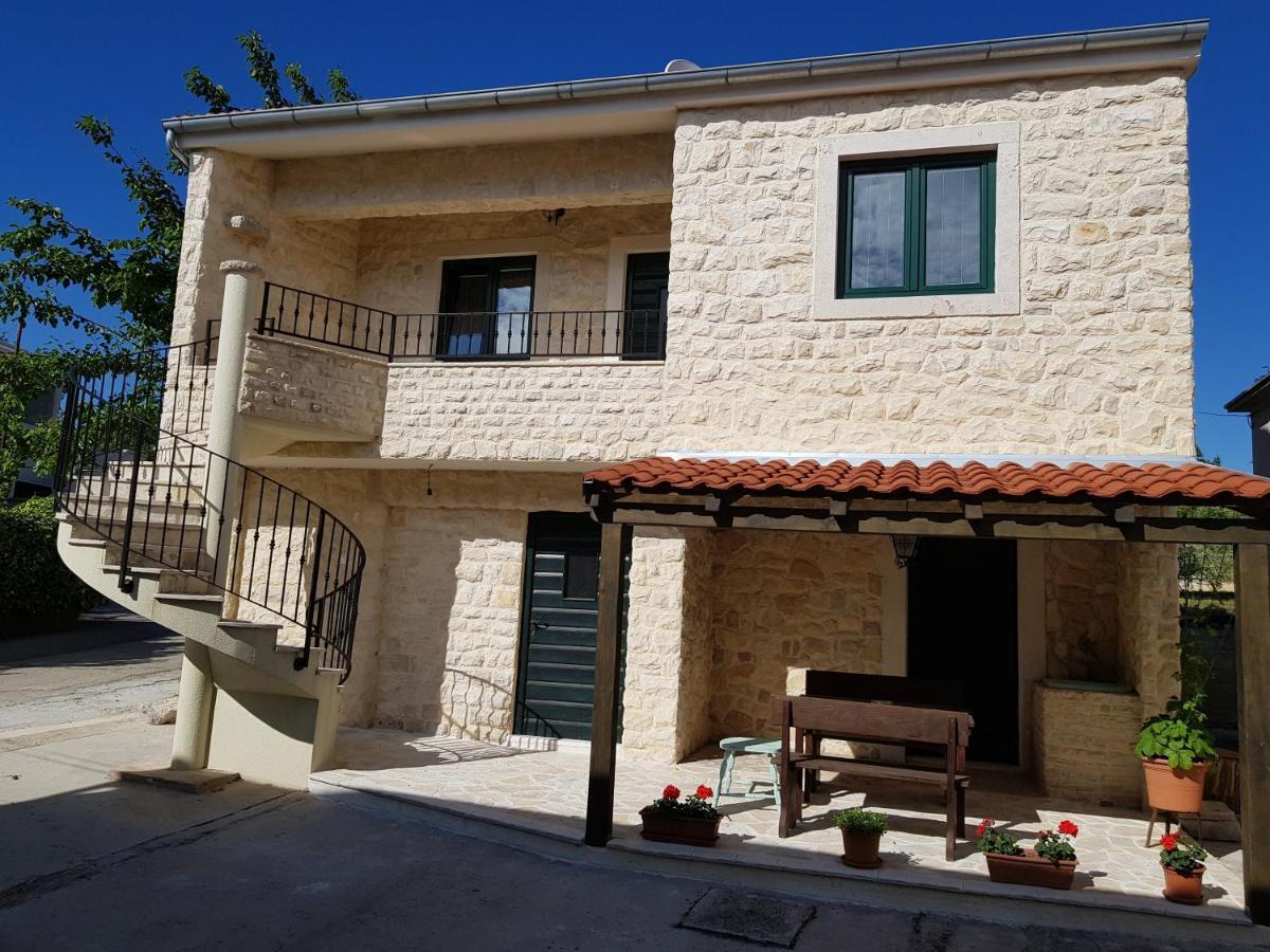 Holiday Home Jakov Бибине Екстериор снимка